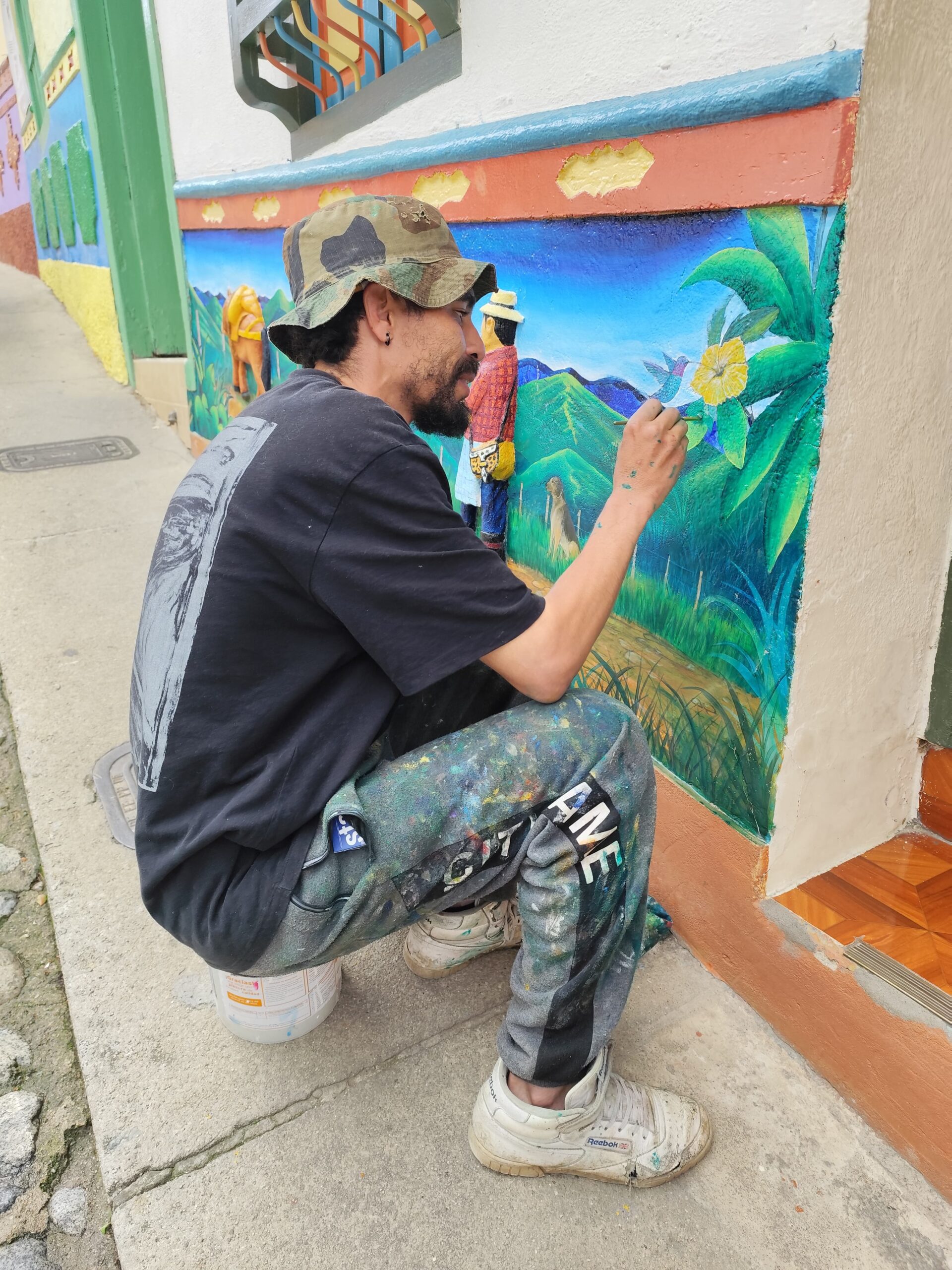 Pintando Zocalos Guatape
