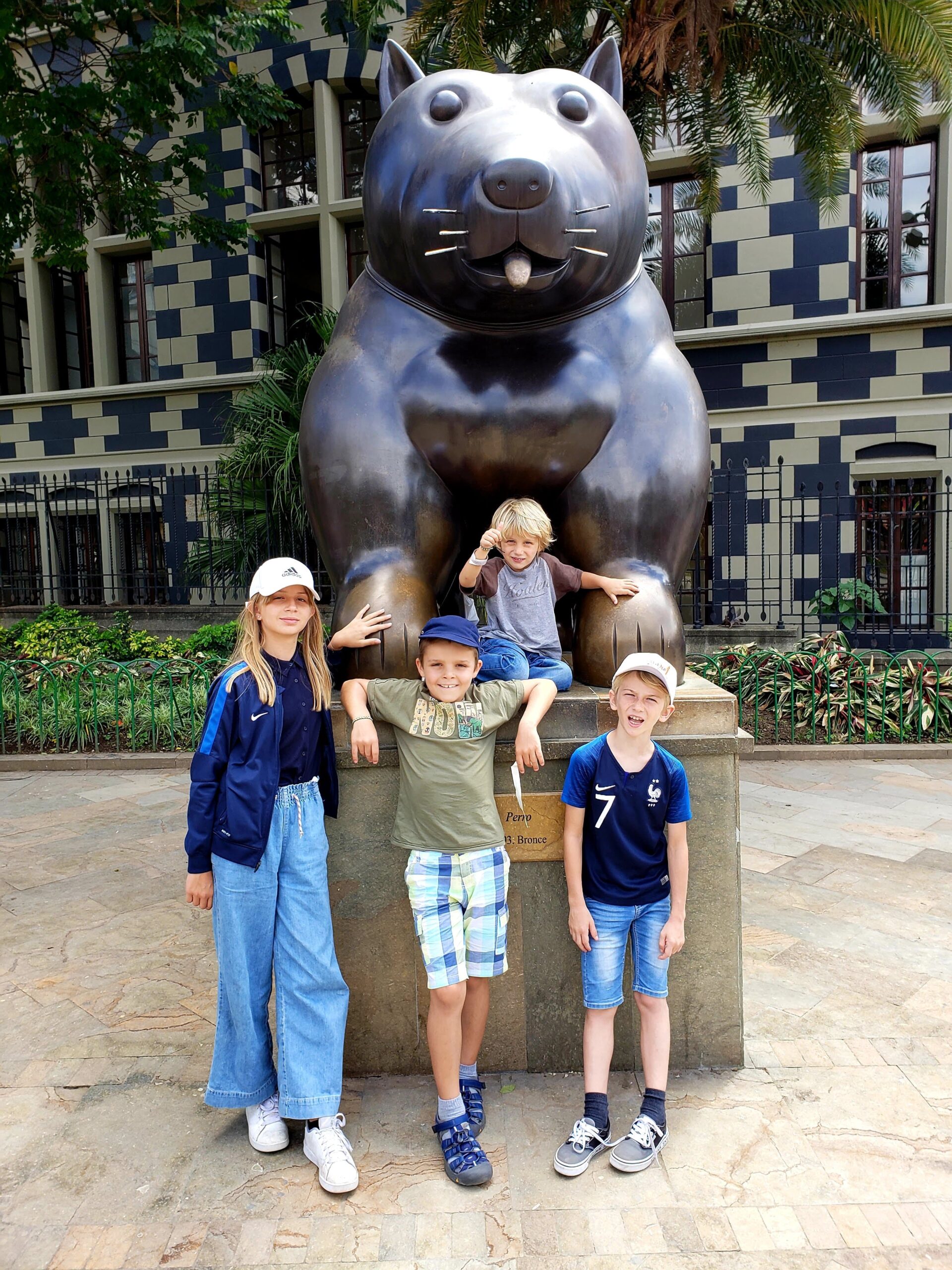 Tour ciudad PLaza Botero 3