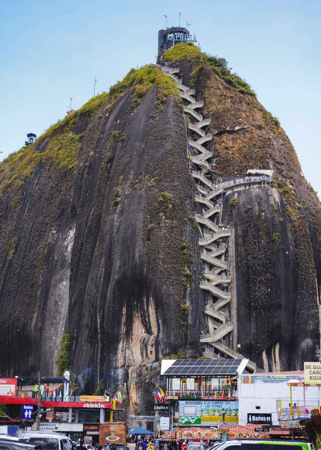 Entrada-a-la-Piedra-del-Penol